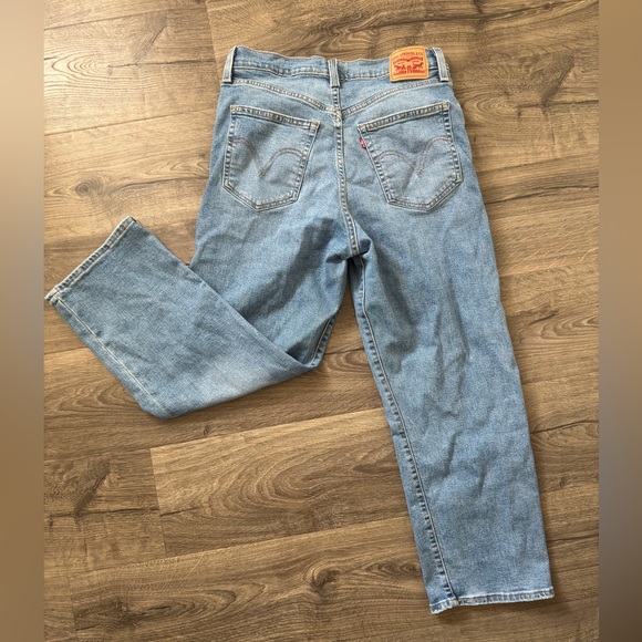 Levi’s Ribcage Straight Ankle Jeans - Picture 2 of 2